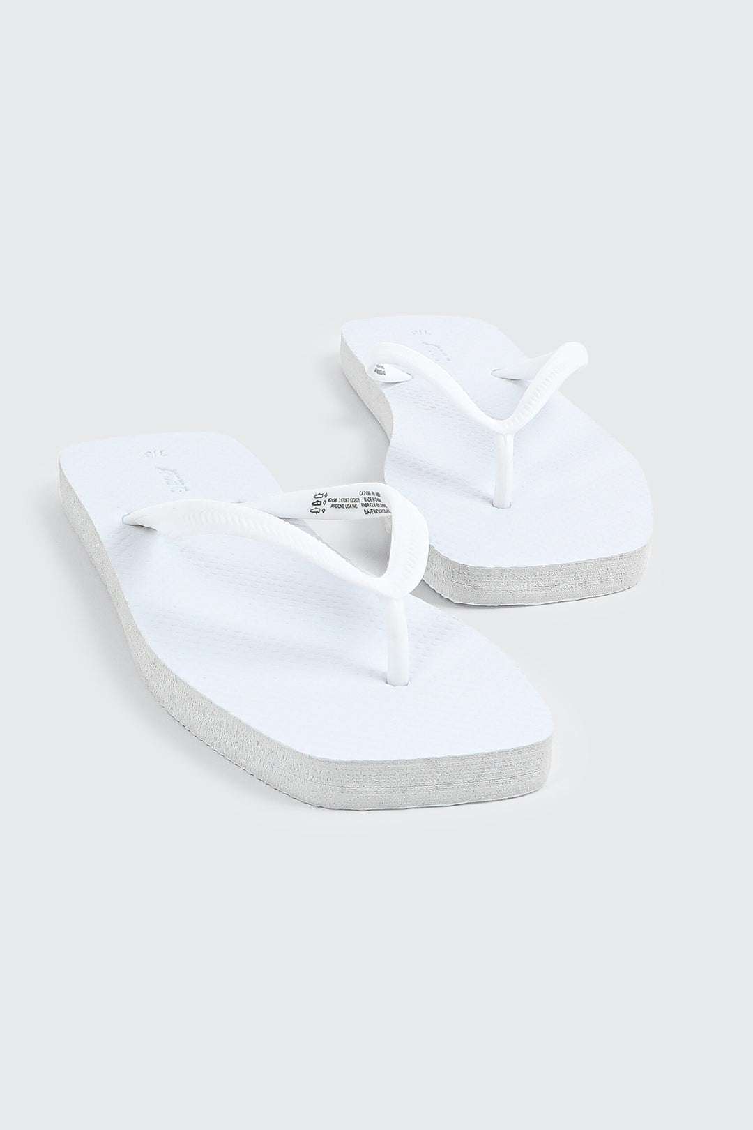 Sandales de plage minimalistes à bout carré