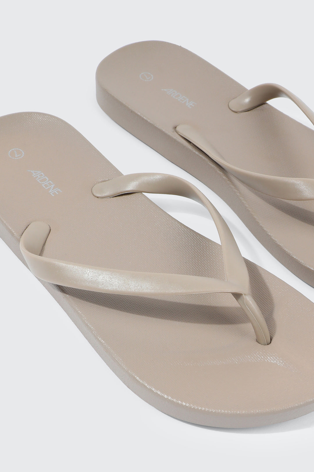 Flip-Flops with Thin Straps