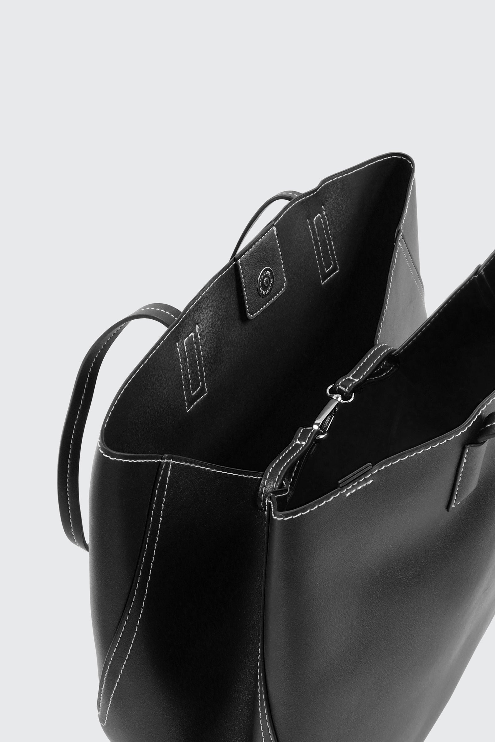 Large Faux Leather Tote Bag with Pouch – Ardene Large Faux Leather Tote Bag with Pouch – Ardene