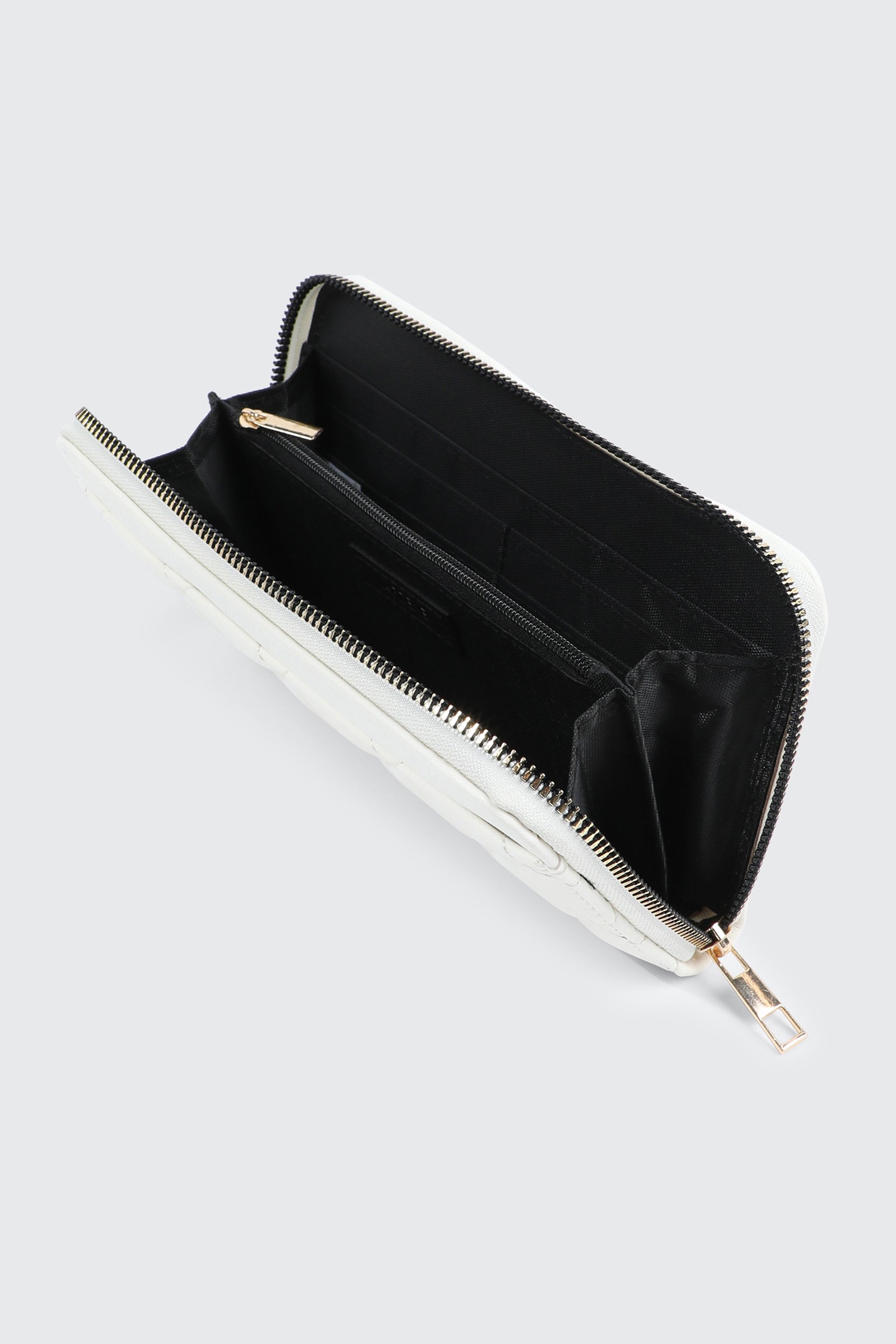 Diamond Quilted Wallet White | Ardene Bermuda