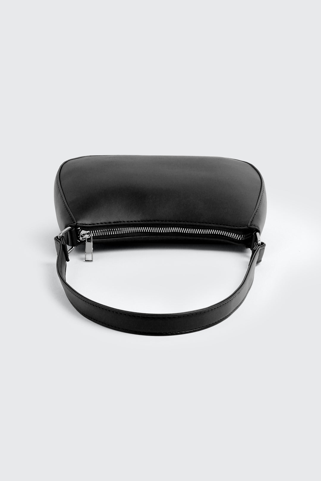 Sac d'épaule arrondi en faux cuir