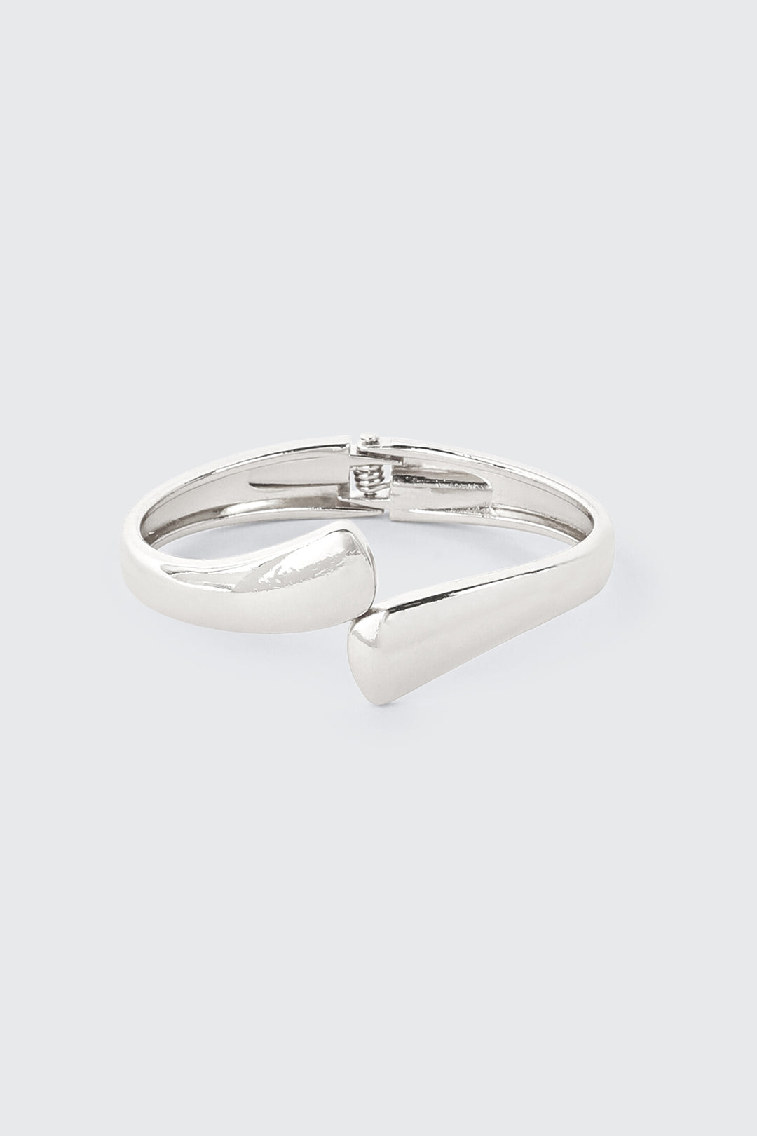 Hinged Wavy Bangle