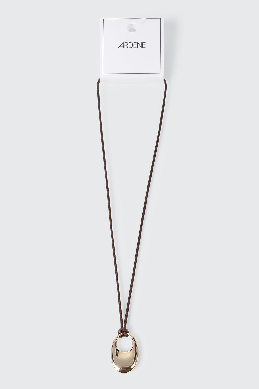 Collier cordon à pendentif ovale