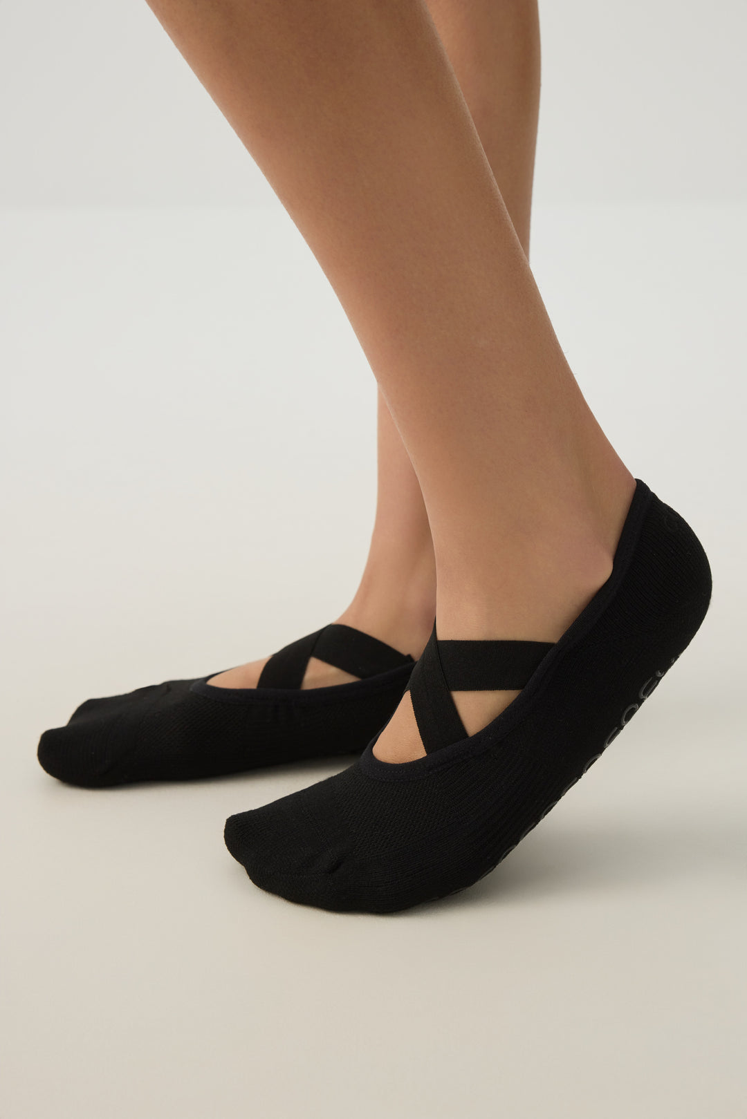 camactive™ Barre Grip Socks