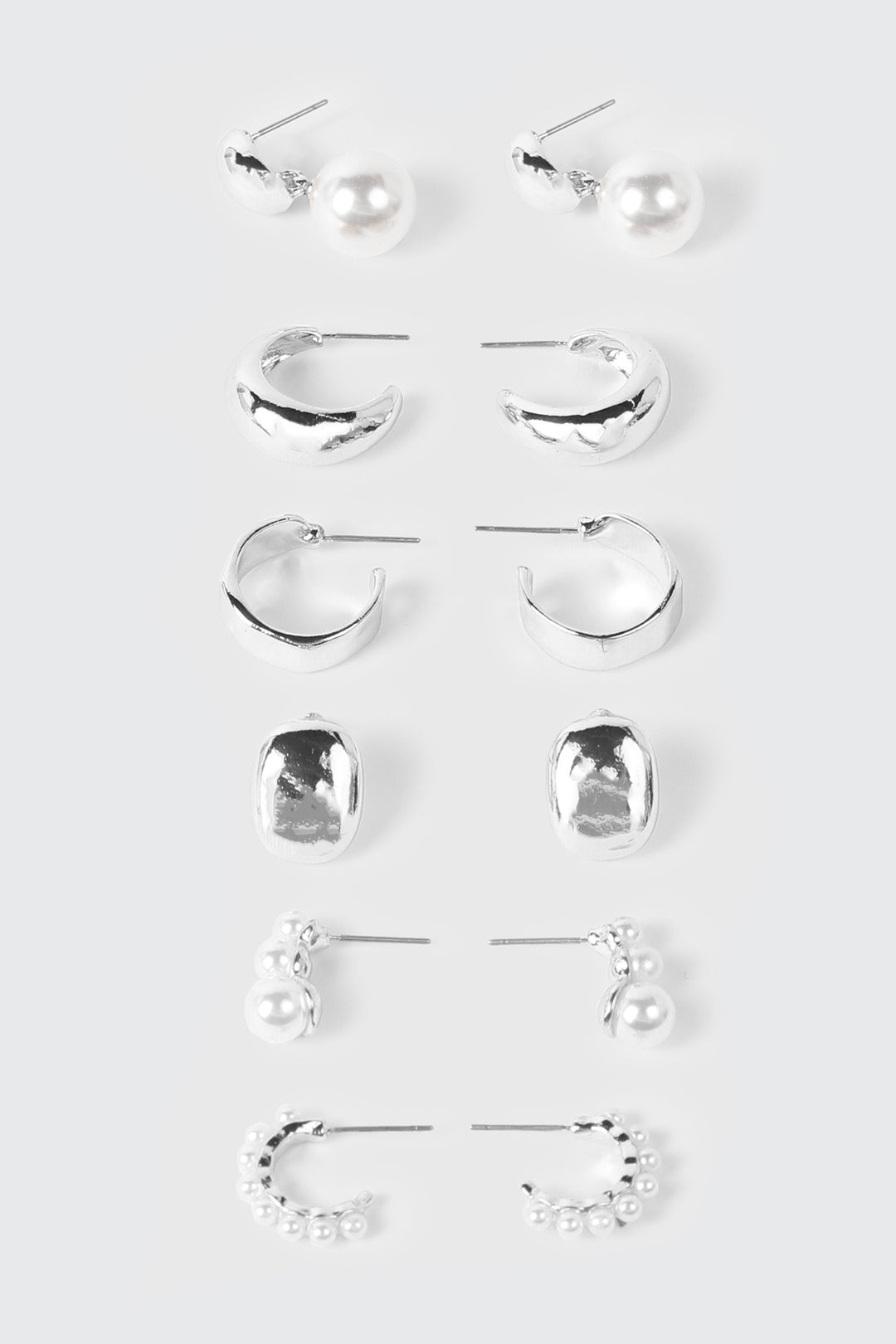 Ensemble de 6 boucles d’oreilles variées à anneaux et perles