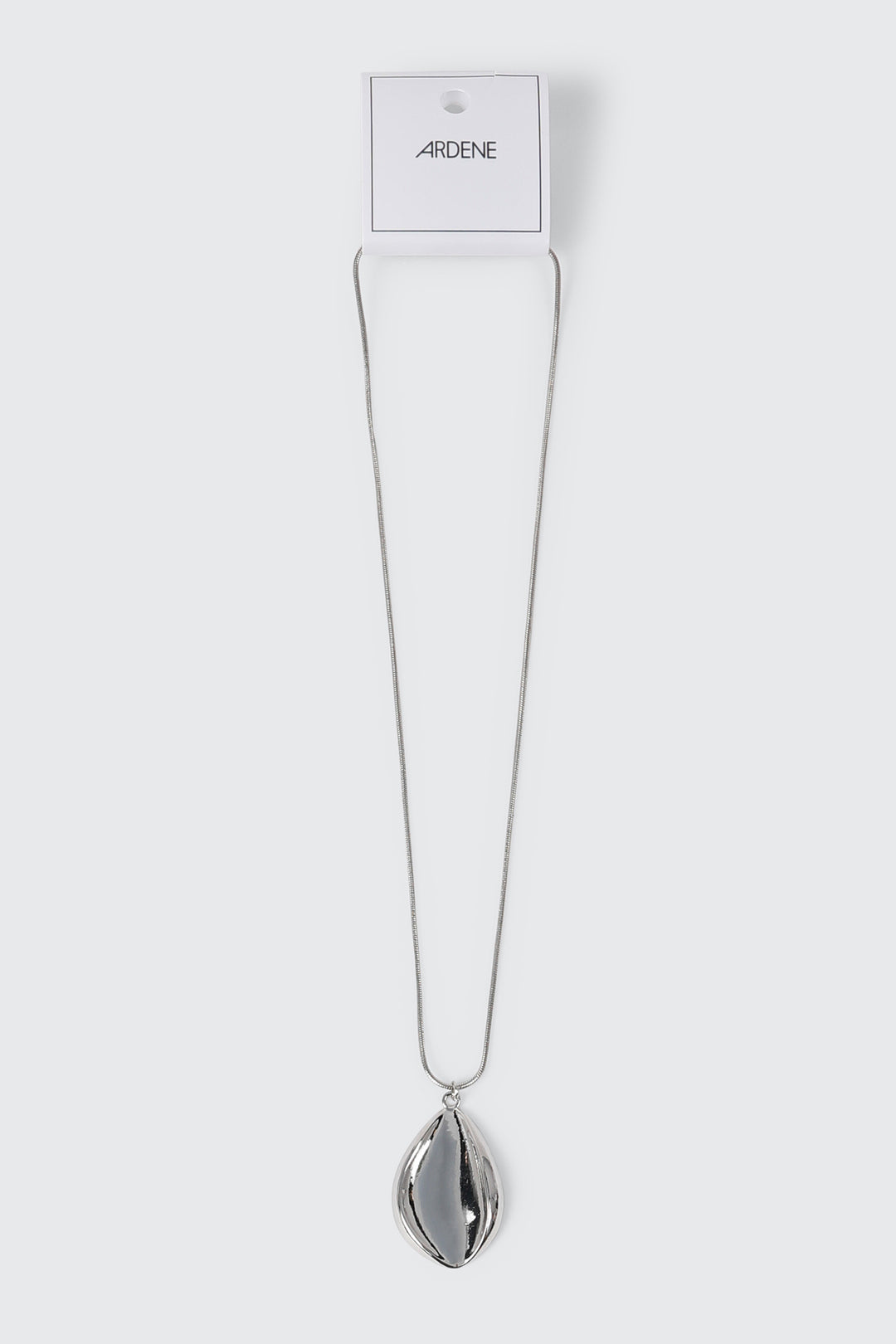 Wavy Pendant Necklace