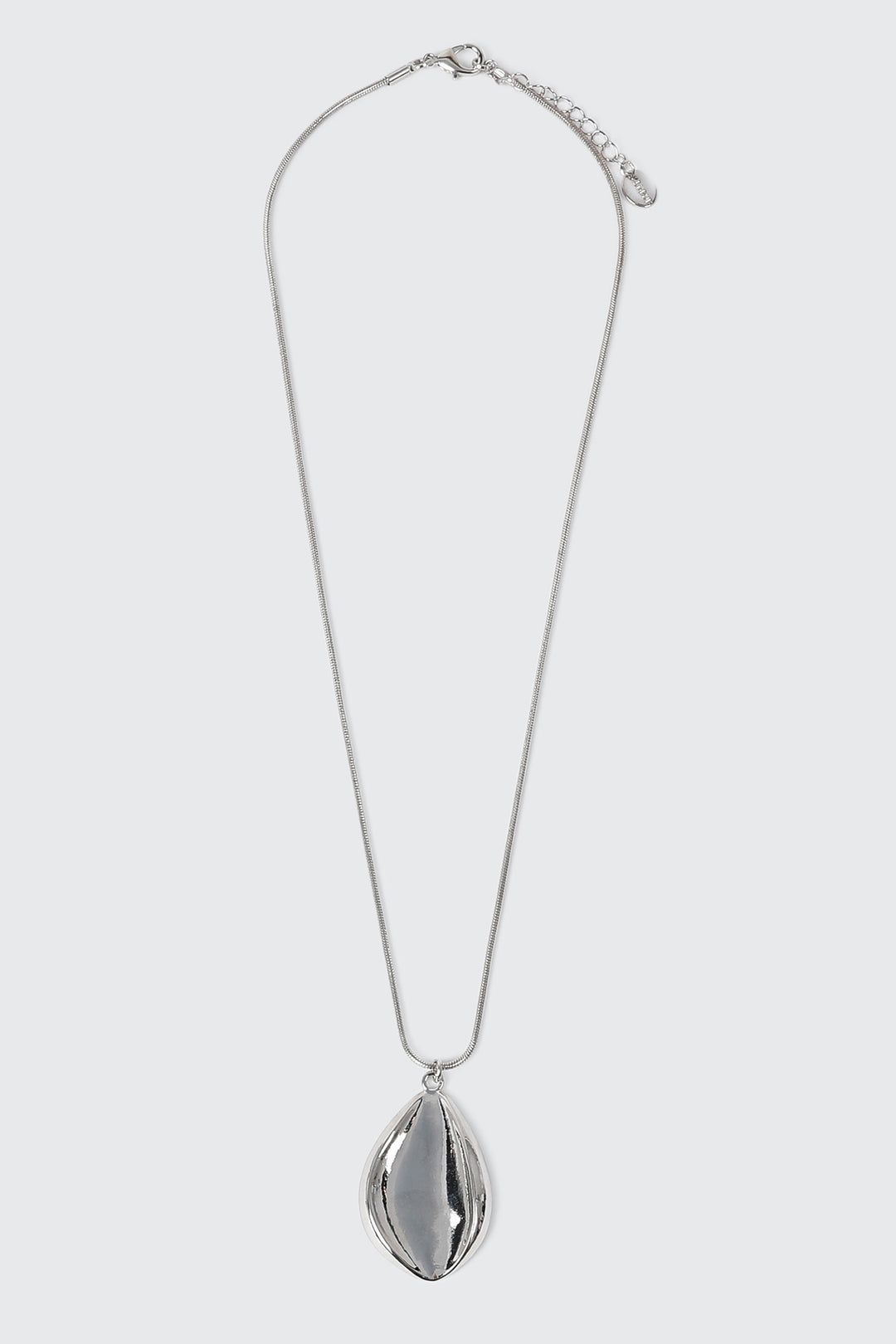 Wavy Pendant Necklace