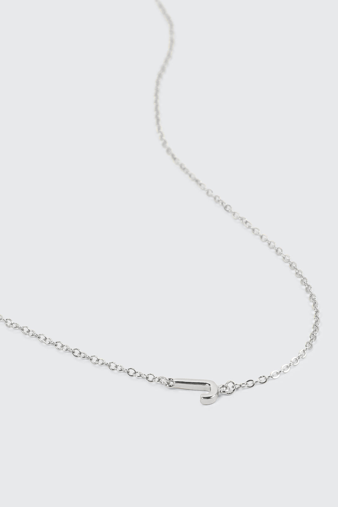 Collier initiale J plaqué or blanc 14K