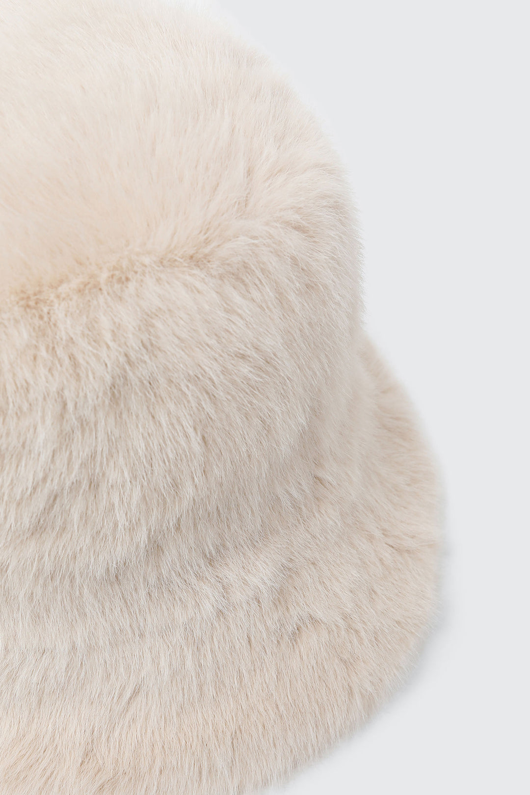 Chapeau cloche en fausse fourrure