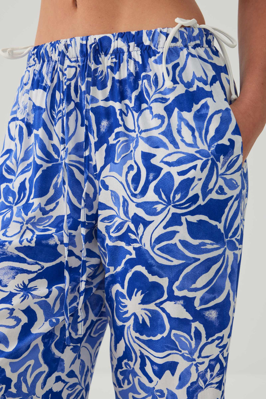 Mid Rise Slouchy Wide Leg Pant