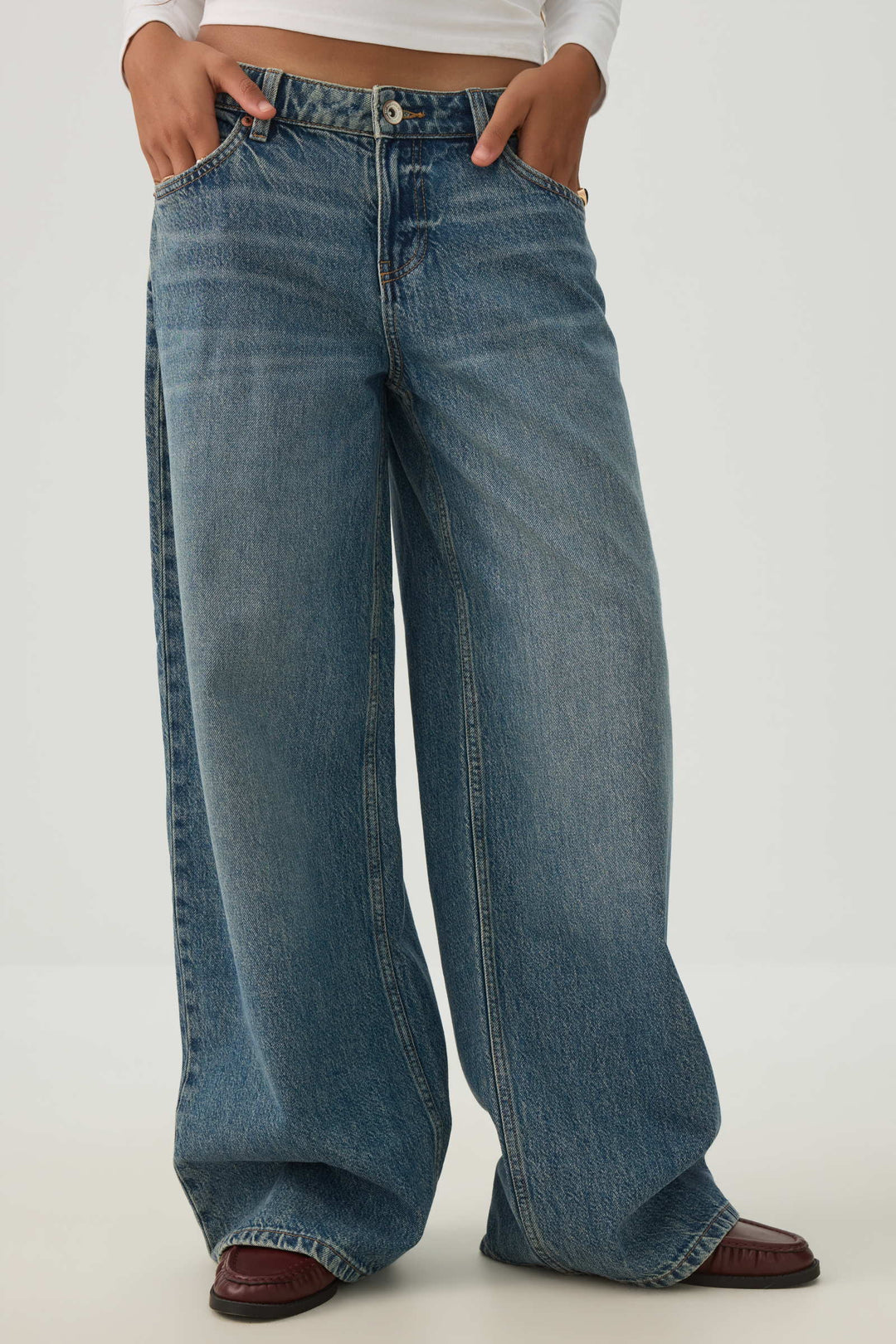 Jean large et taille basse coupe Relâche