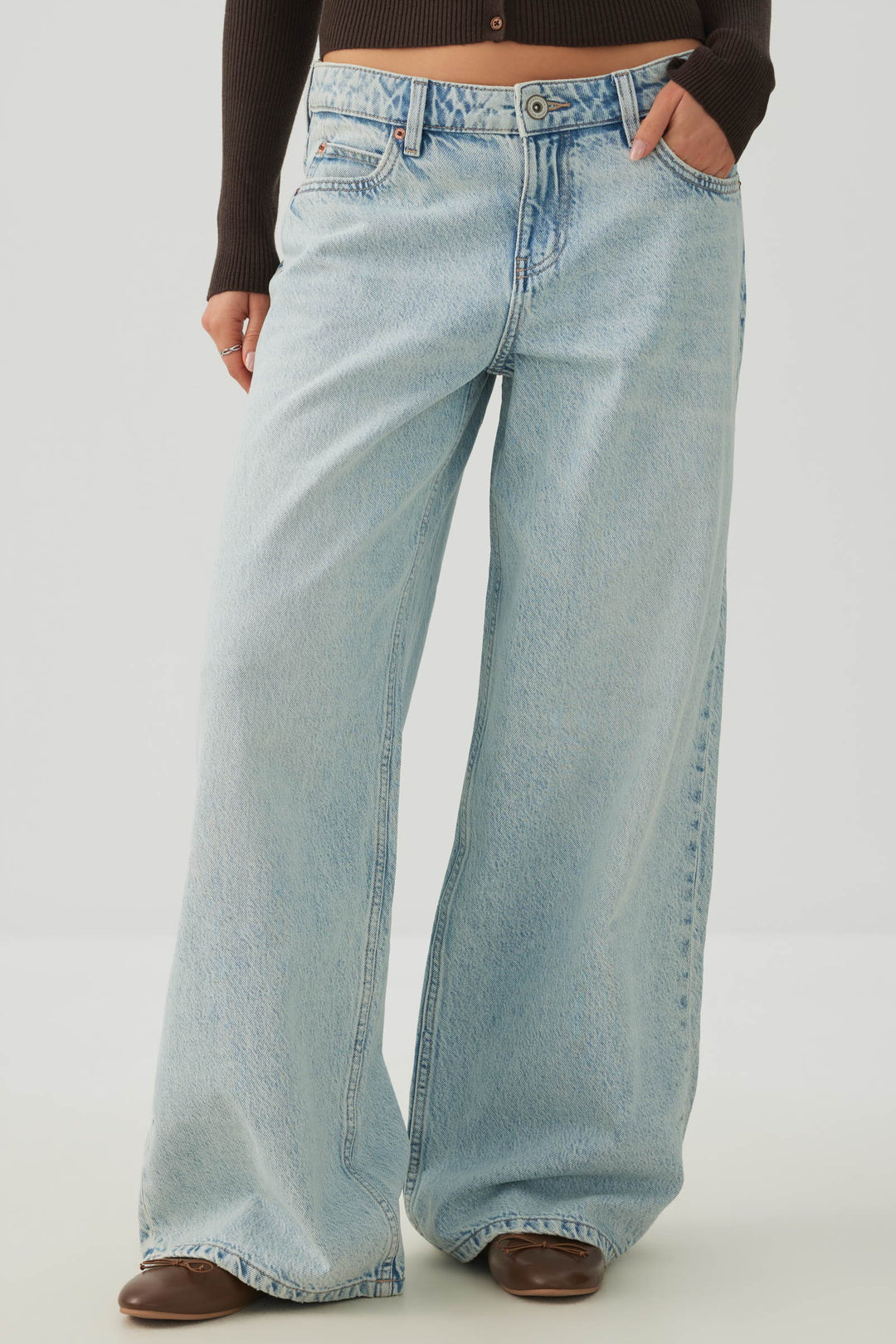 Jean large et taille basse coupe Relâche