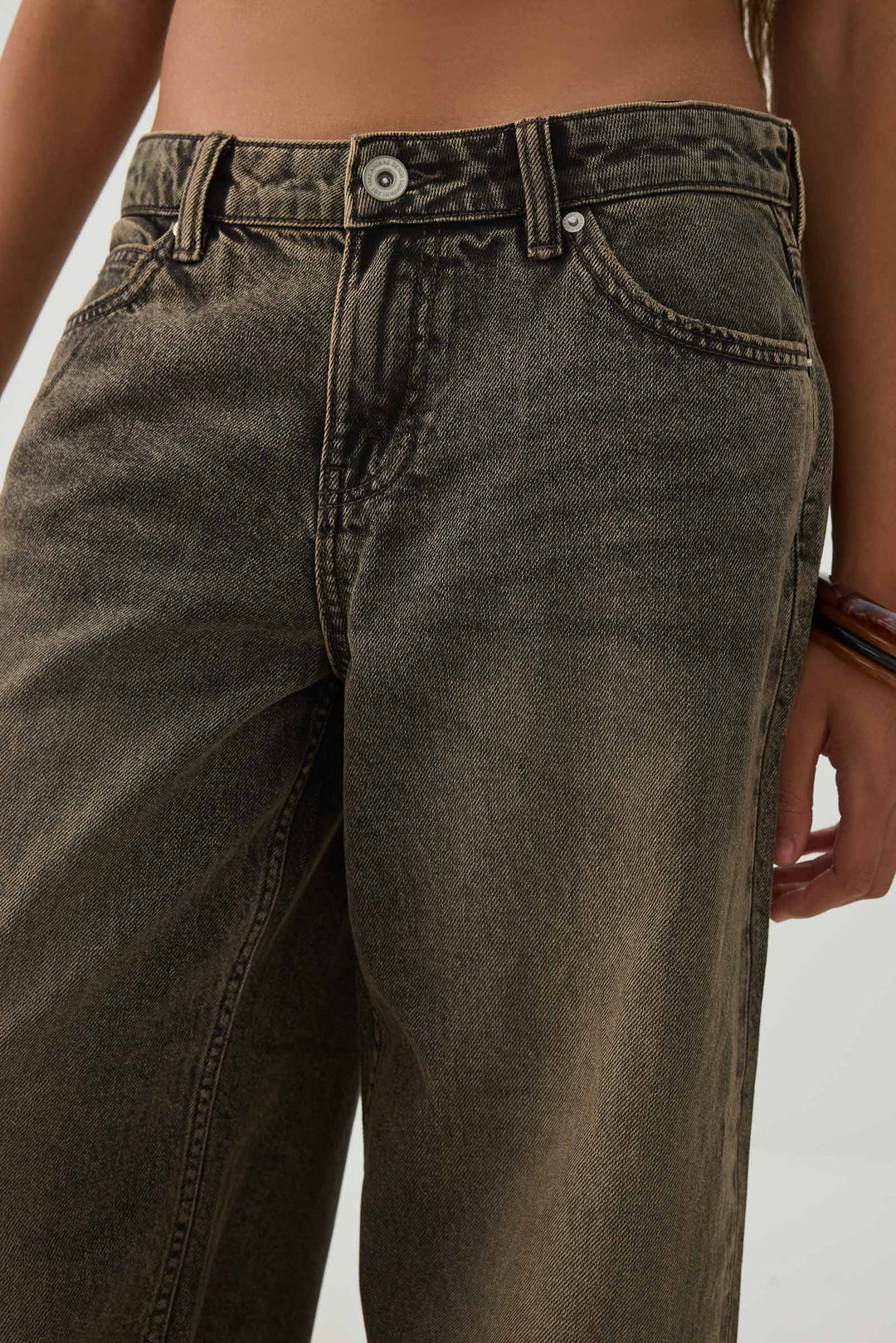Jean large et taille basse coupe Relâche
