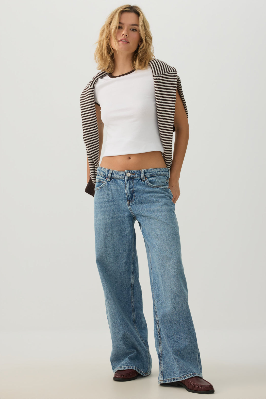 Jean large et taille basse coupe Relâche