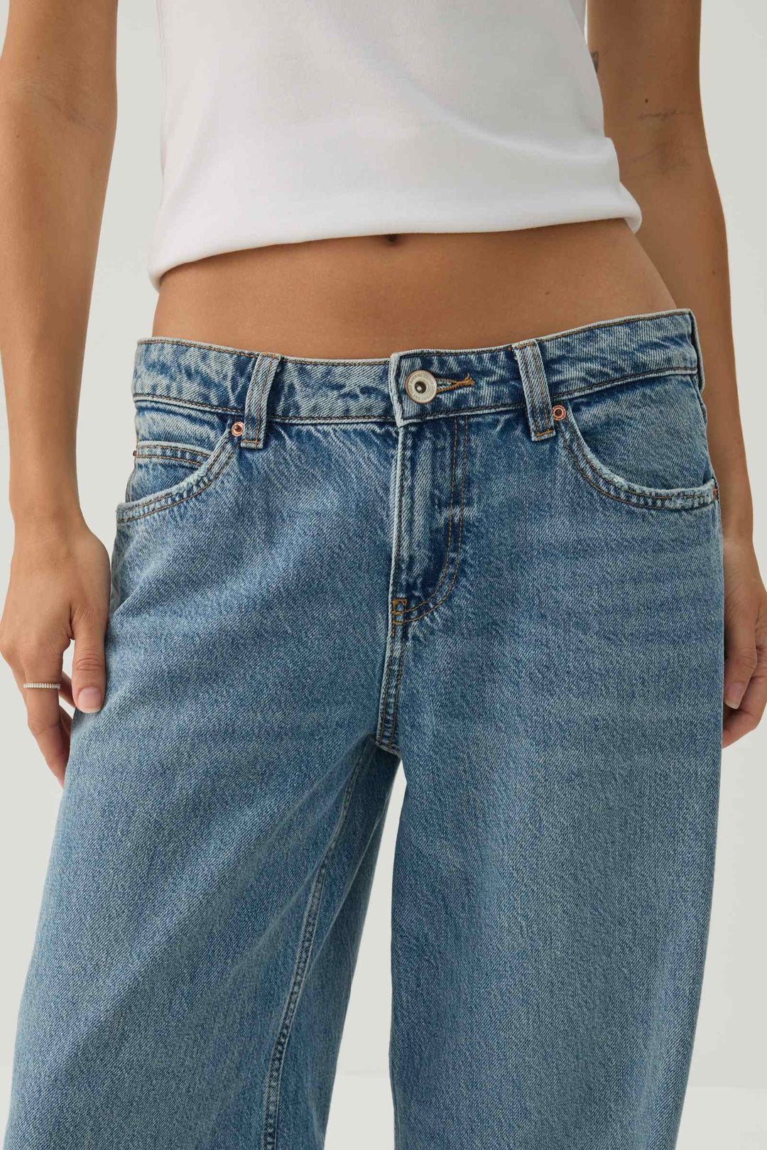 Jean large et taille basse coupe Relâche
