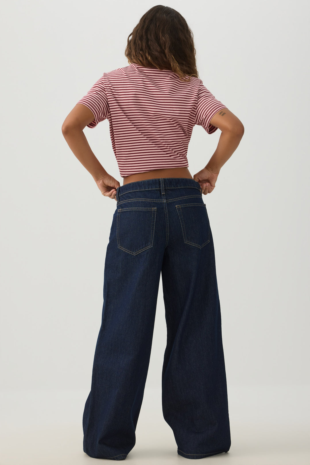 Jean large et taille basse coupe Relâche