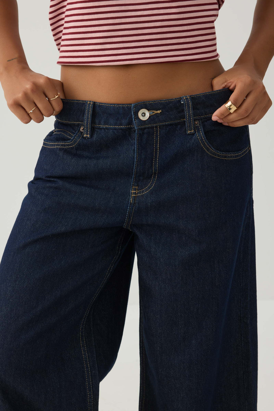 Jean large et taille basse coupe Relâche