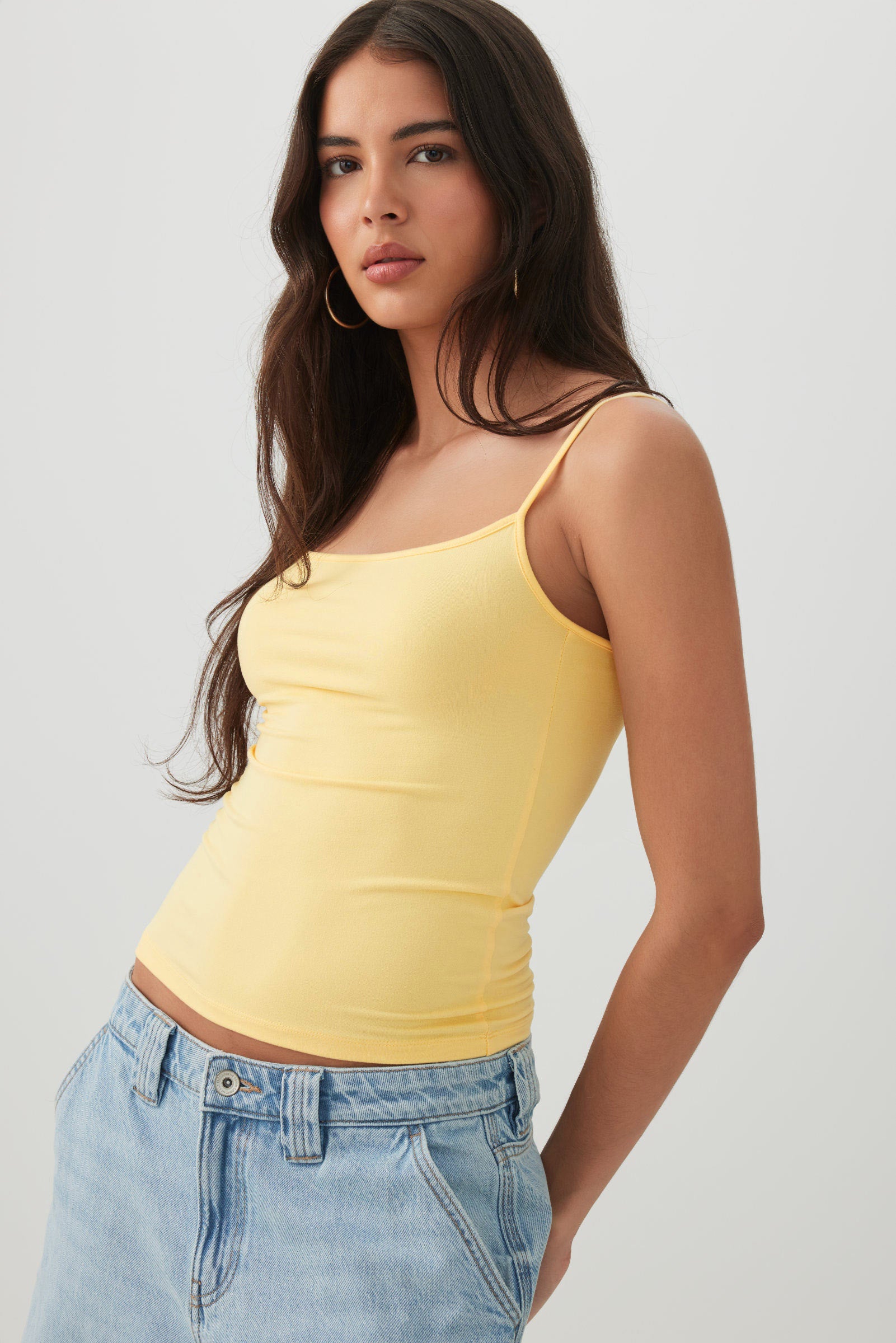 Basic Scoop Neck Crop Tank Top | Ardene