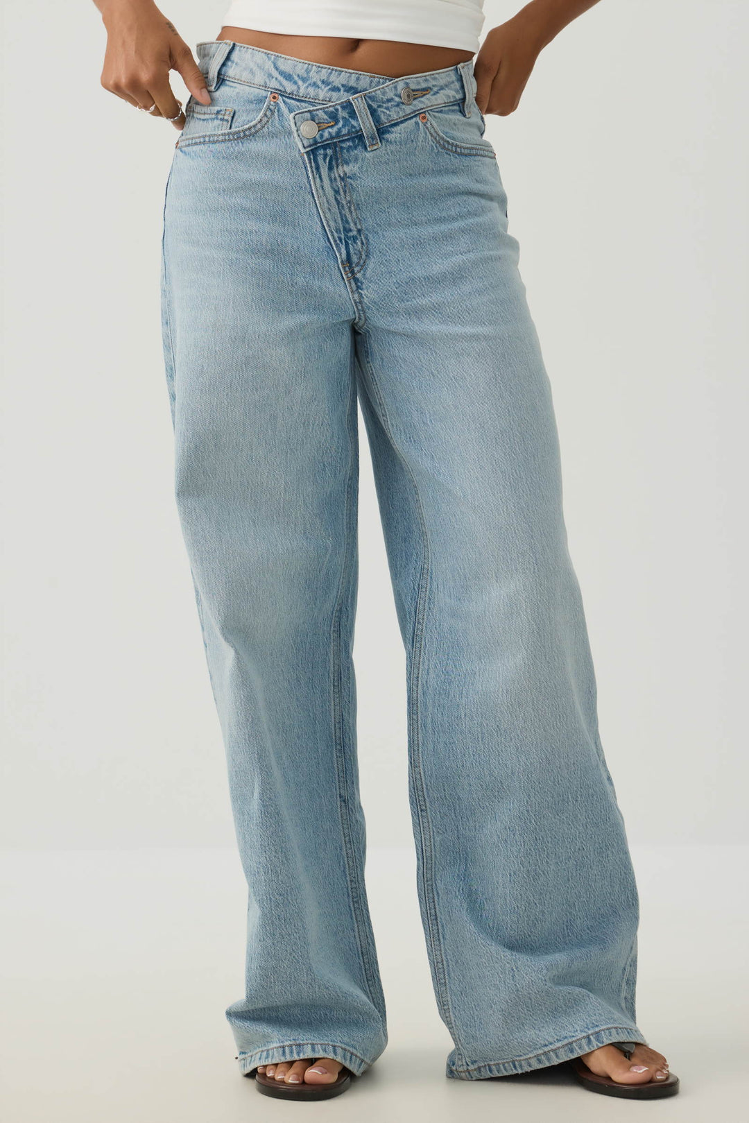 The Legacy Fit Crossover Waist Wide Leg Jean