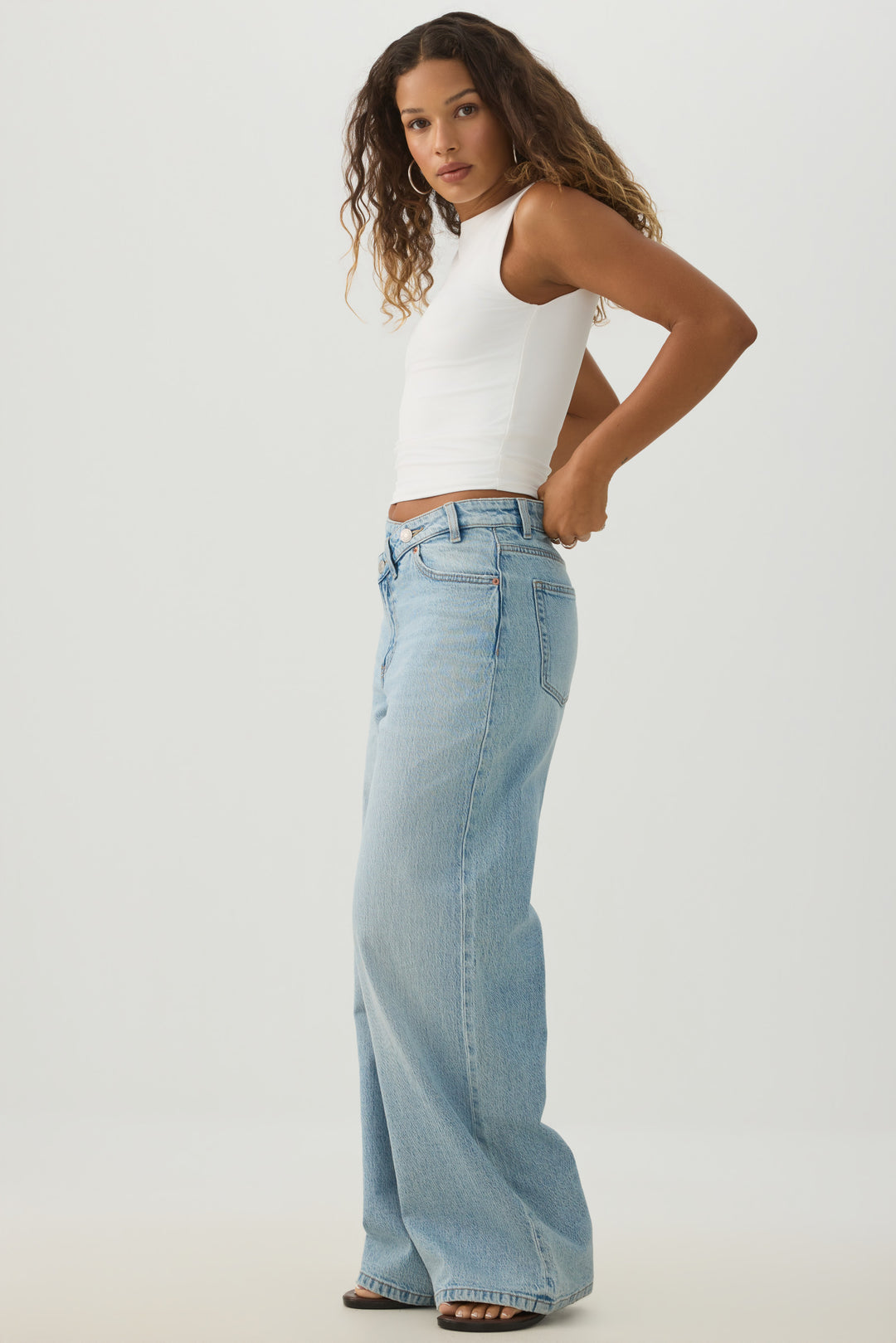 Camisole courte à col bateau PURAFORM™