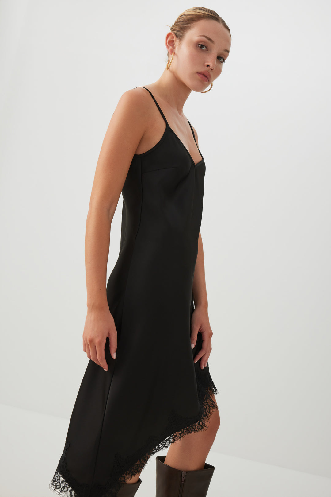 Robe nuisette midi asymétrique