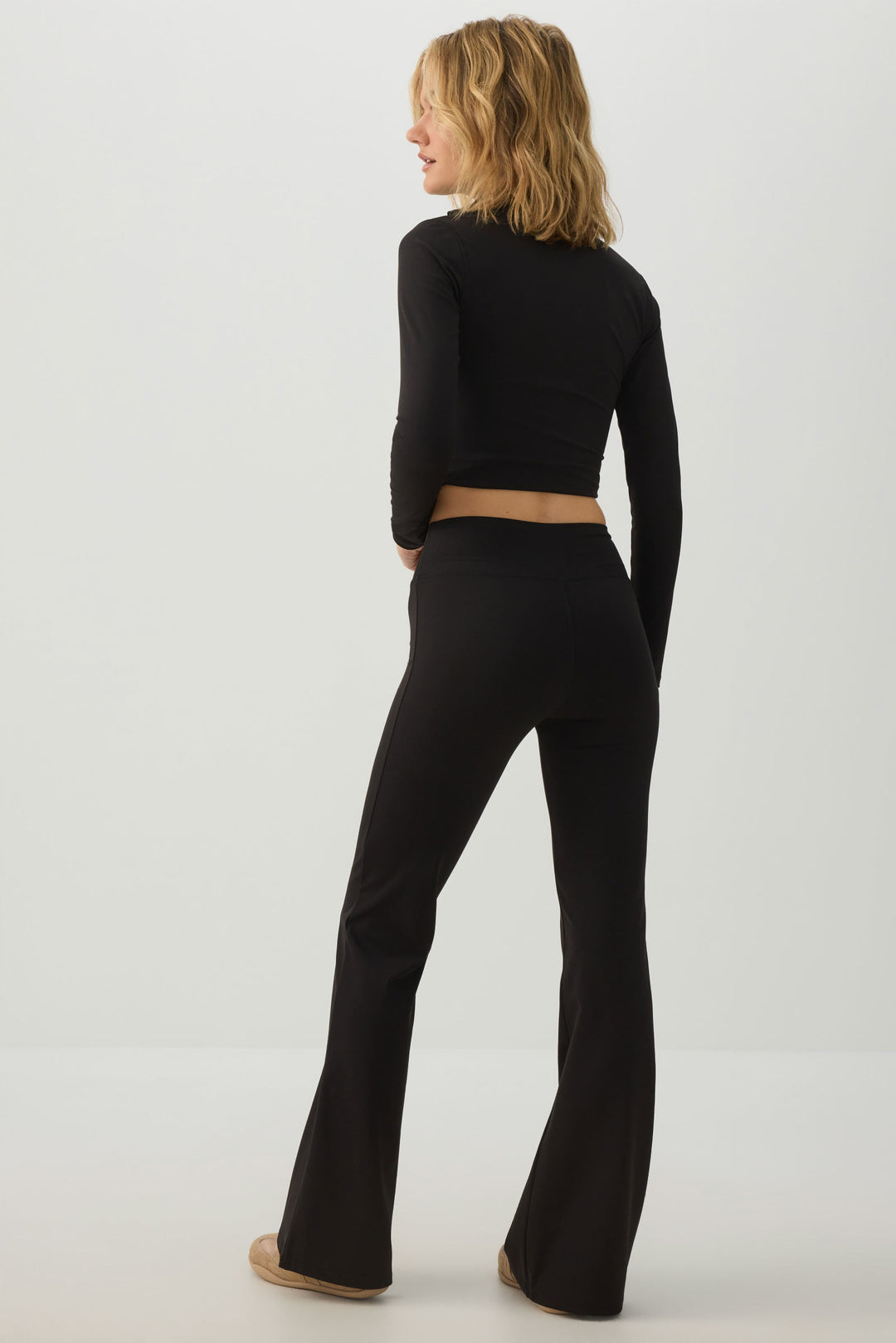 MADESOFT™ Sculpt Flared Leggings