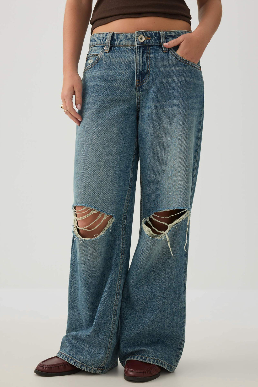 Jean large et taille basse coupe Relâche