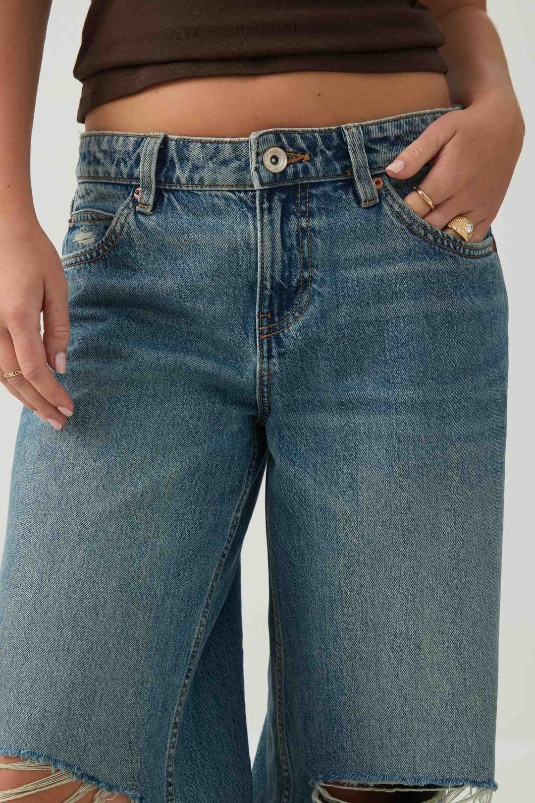 Jean large et taille basse coupe Relâche