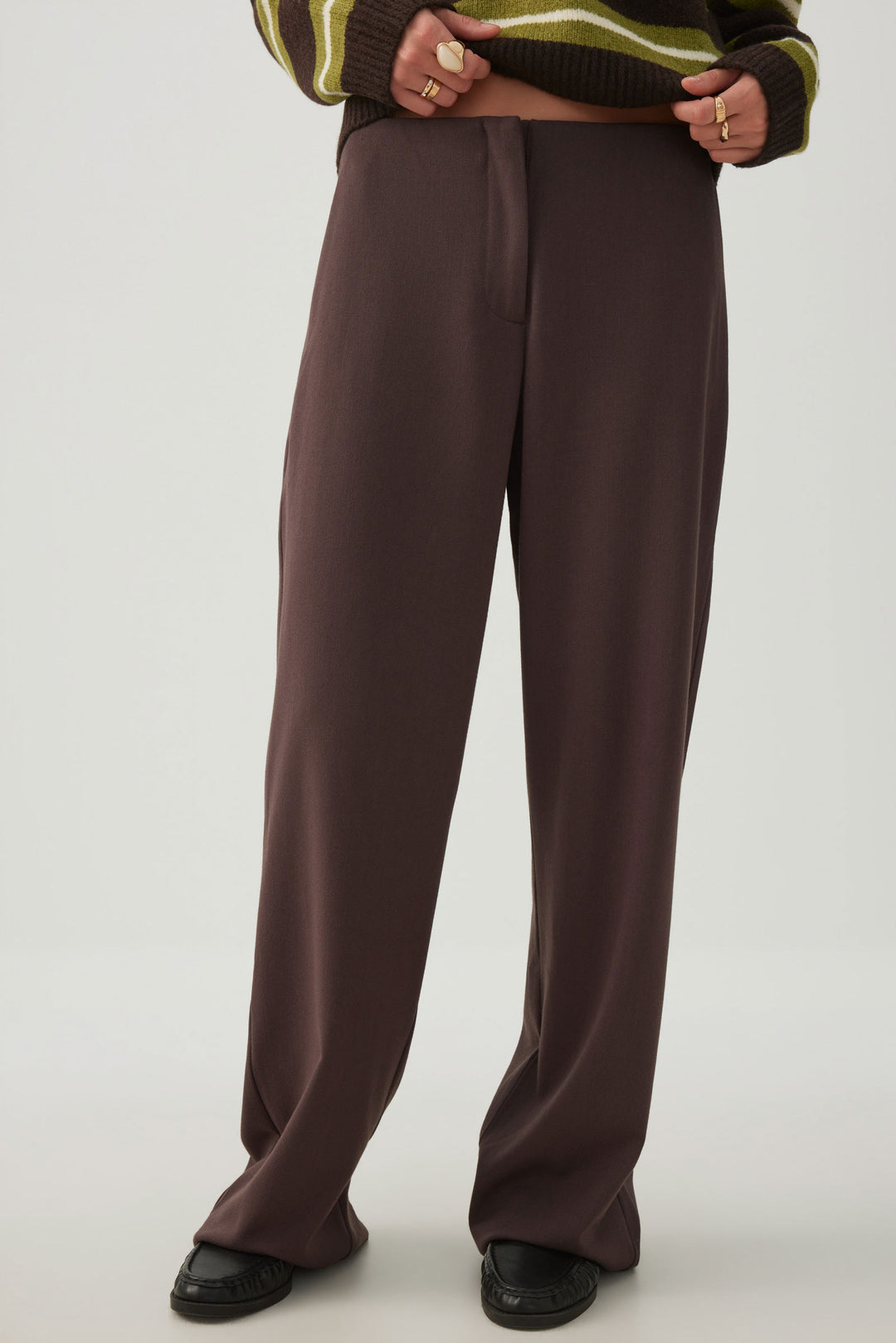 Pantalon à taille mi-haute et jambe large