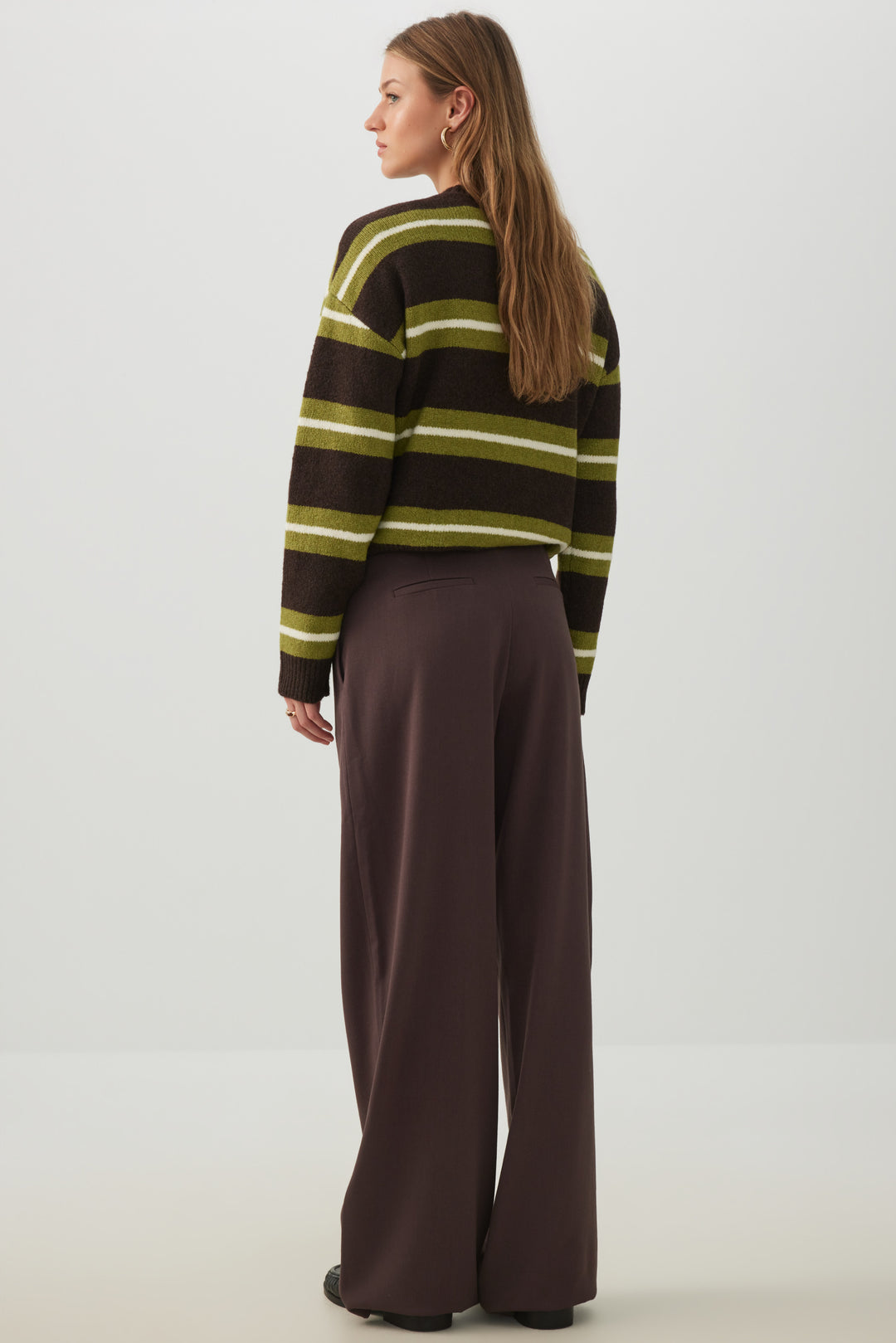 Pantalon à taille mi-haute et jambe large