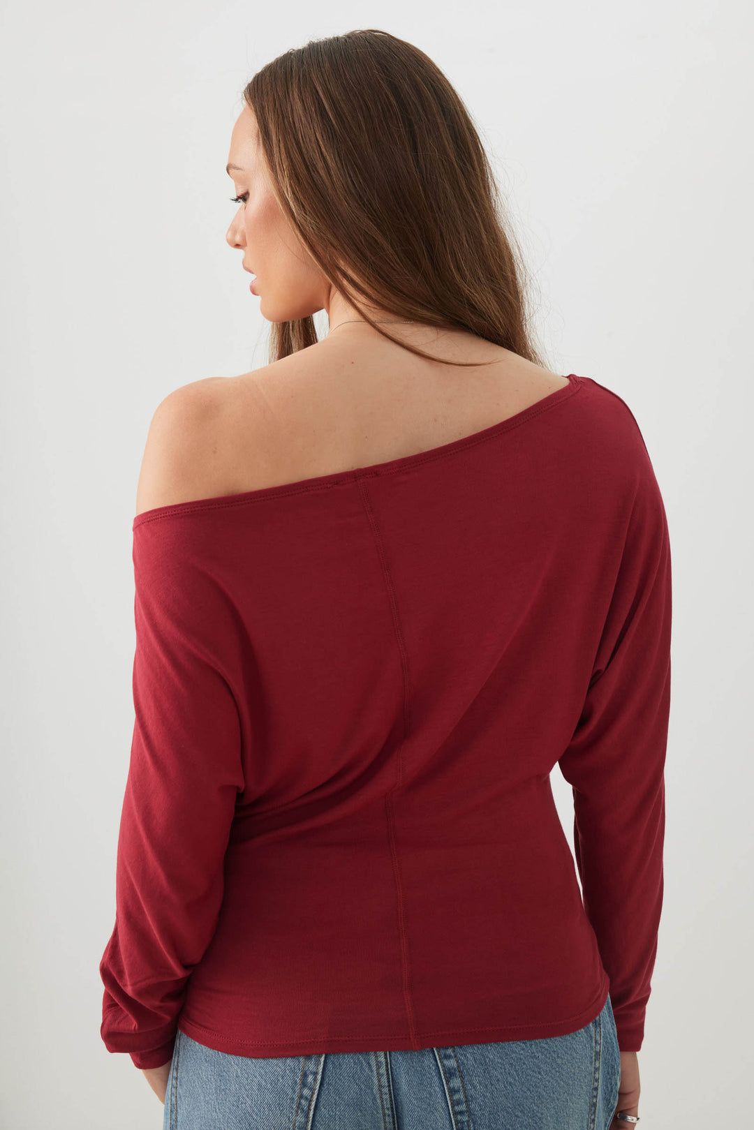 Haut court en tricot à épaules dénudées