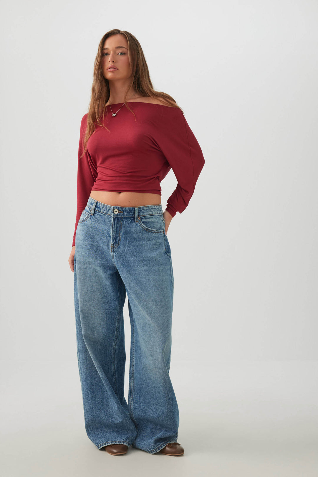 Haut court en tricot à épaules dénudées