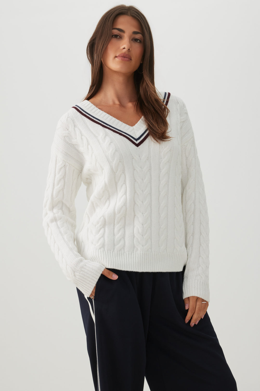 Pull à col en v en tricot torsadé