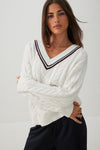 Pull à col en v en tricot torsadé