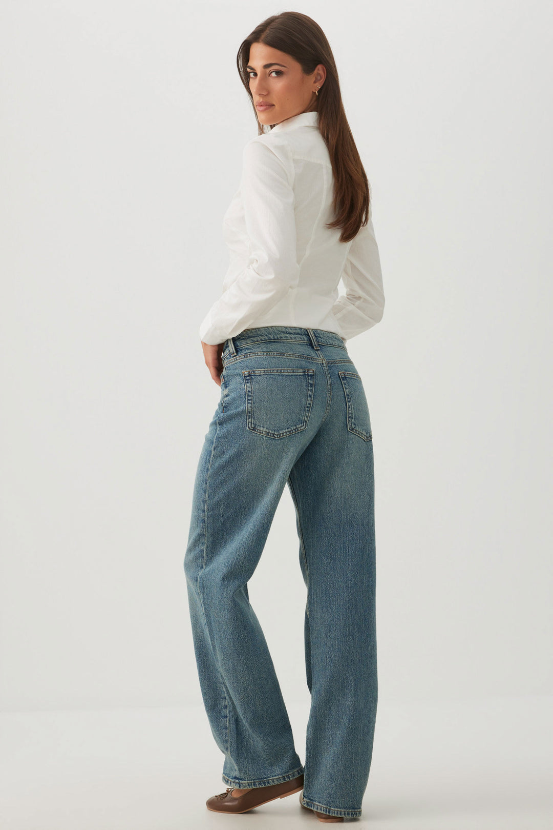 The Era Fit Mid Rise Straight Jean