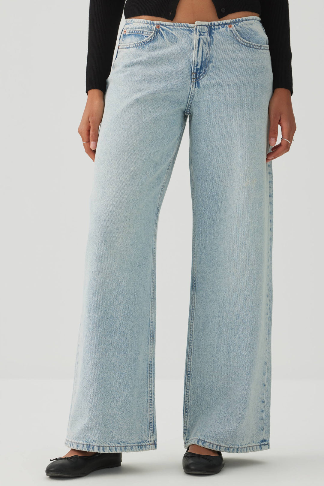 The Off-Duty No-Waistband Fit Low Rise Wide Leg Jean