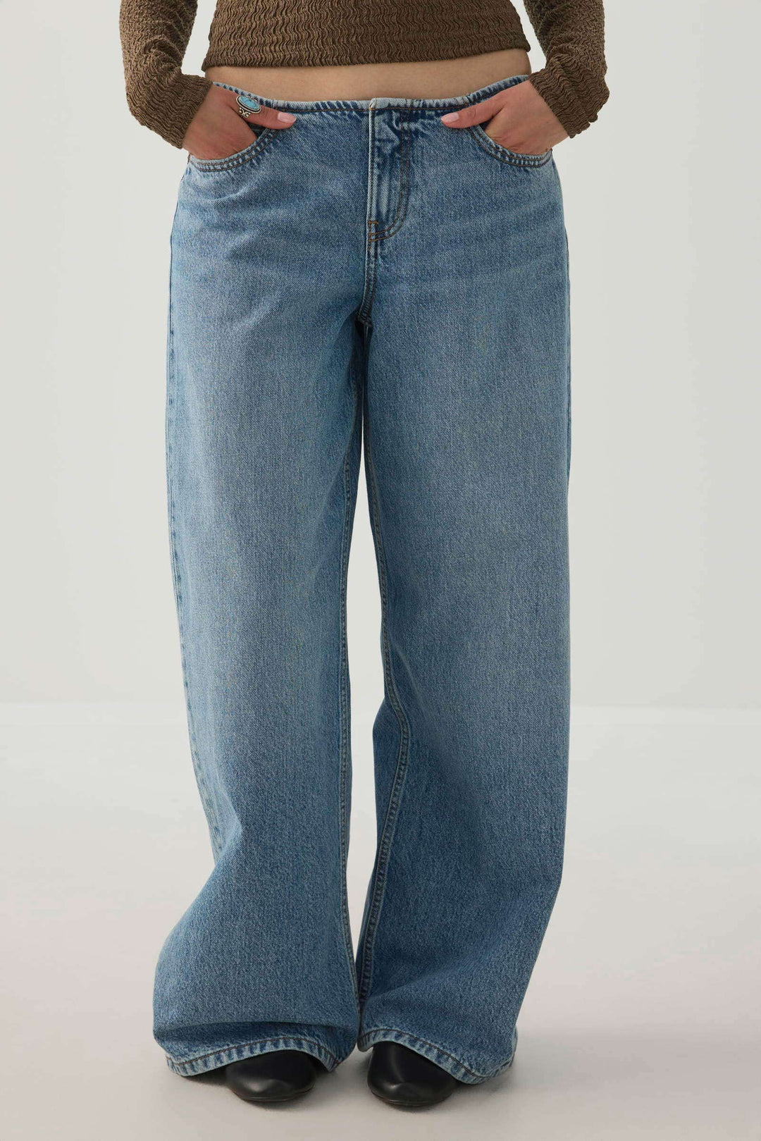 The Off-Duty No-Waistband Fit Low Rise Wide Leg Jean