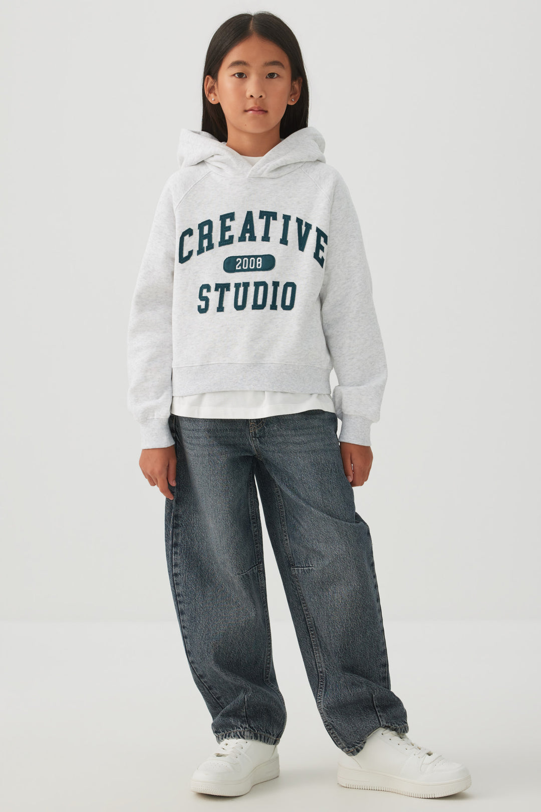 Chandail à capuchon court graphique Molleton MADESOFT™