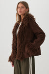Manteau en faux suède à grand col duveteux