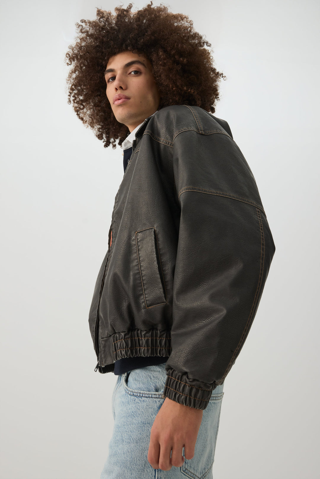Veste en faux cuir à surpiqûre contrastantes