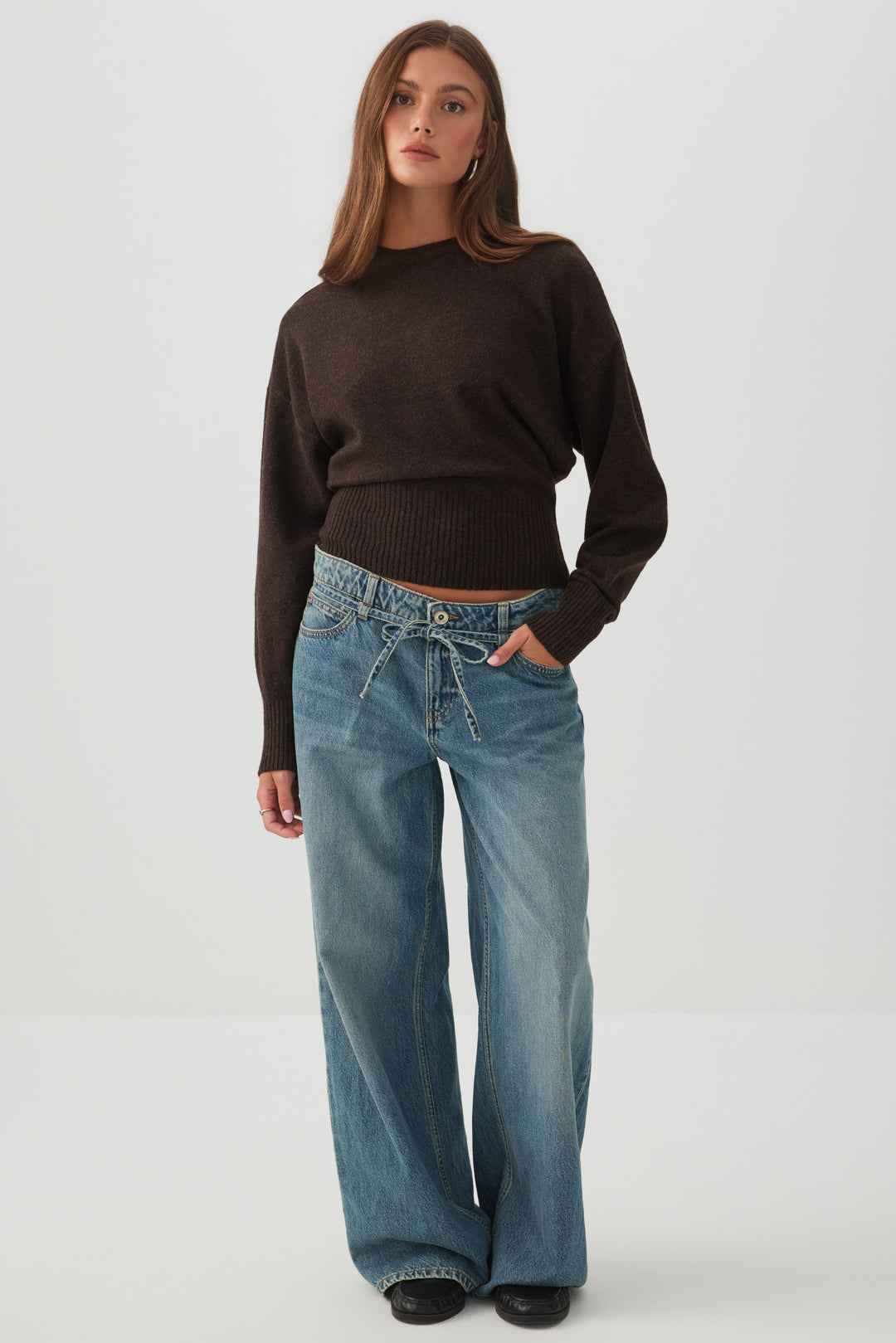 MODERAKNIT™ Long Cuff Crew Neck Sweater