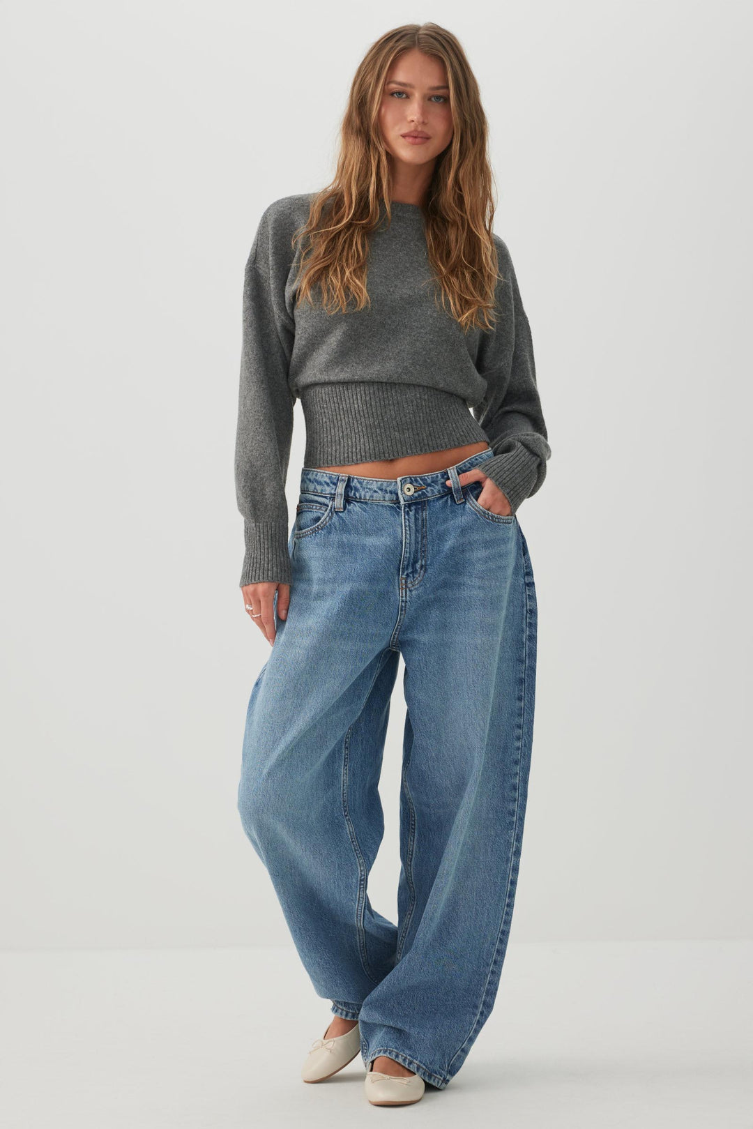 MODERAKNIT™ Long Cuff Crew Neck Sweater