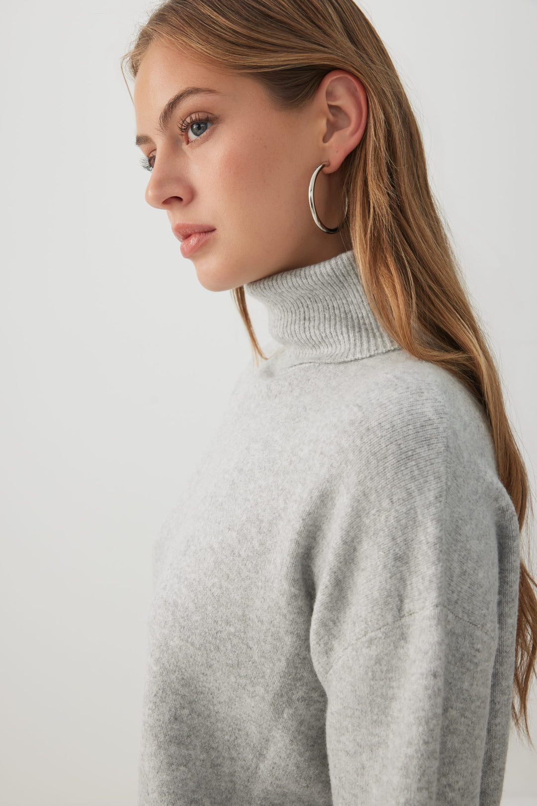 MODERAKNIT™ Oversized Turtleneck Sweater