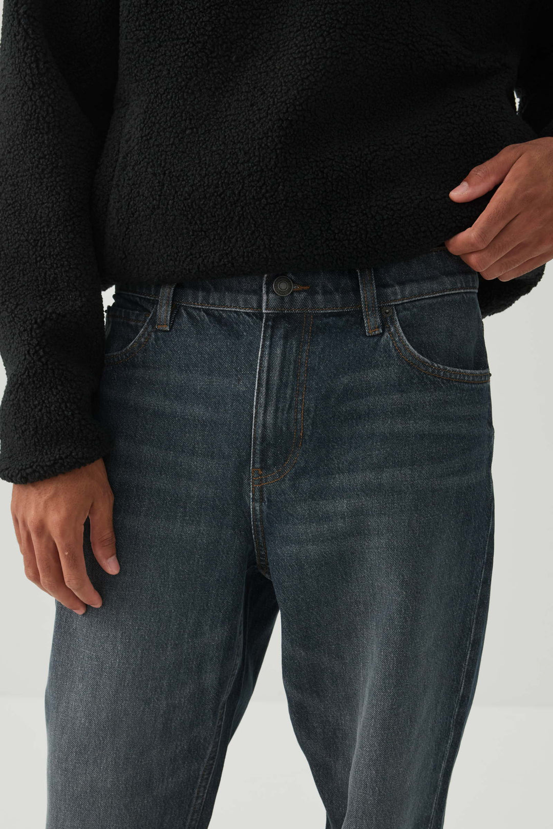 Loose Straight Leg Jeans