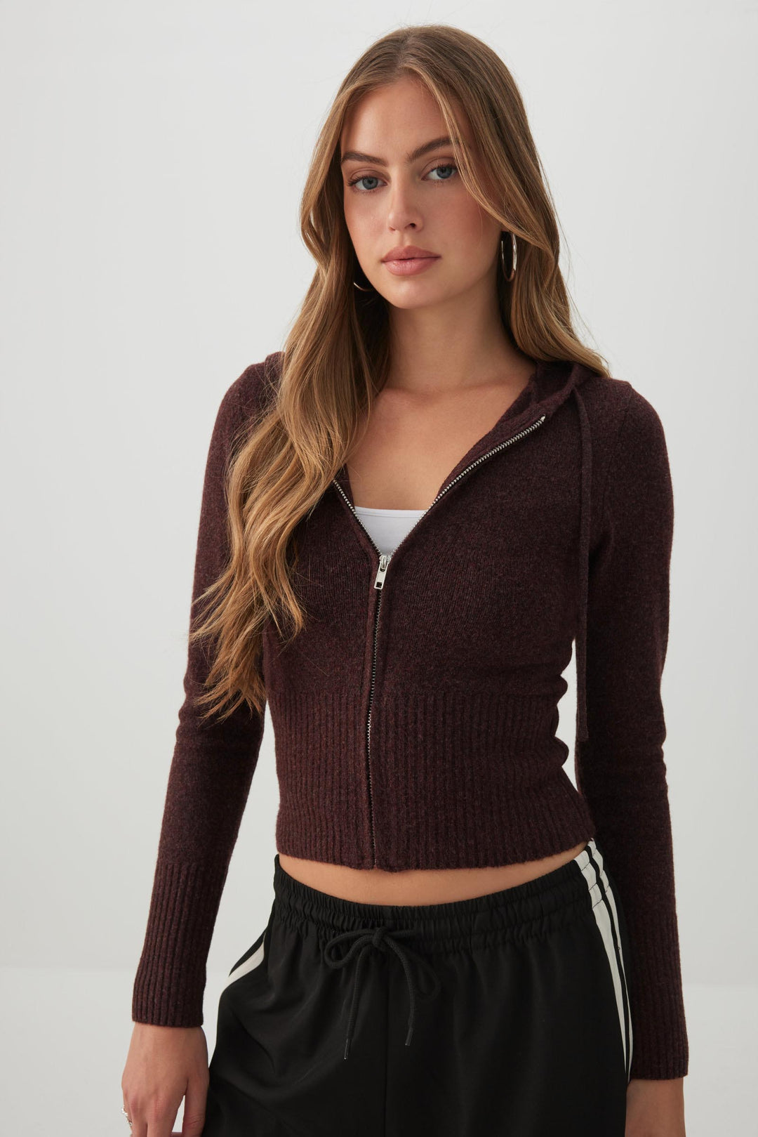 Veste ajustée à capuchon