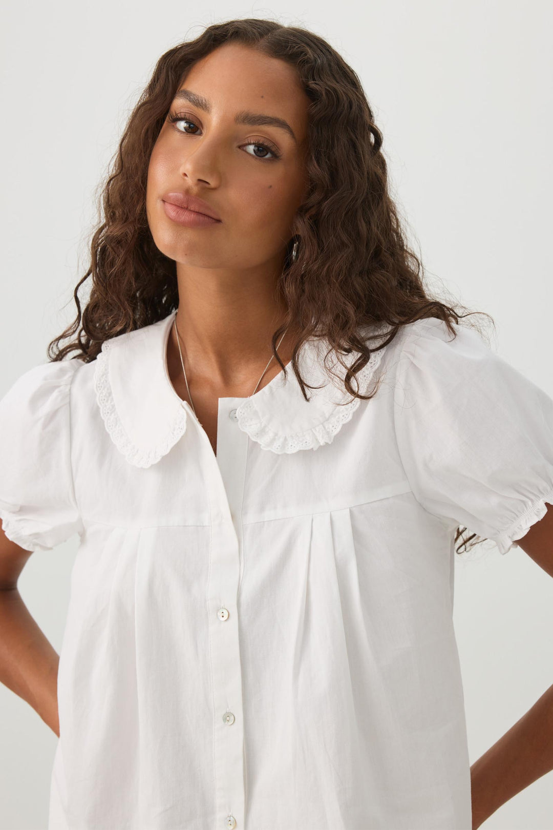 Chemise boutonnée à manches bouffantes