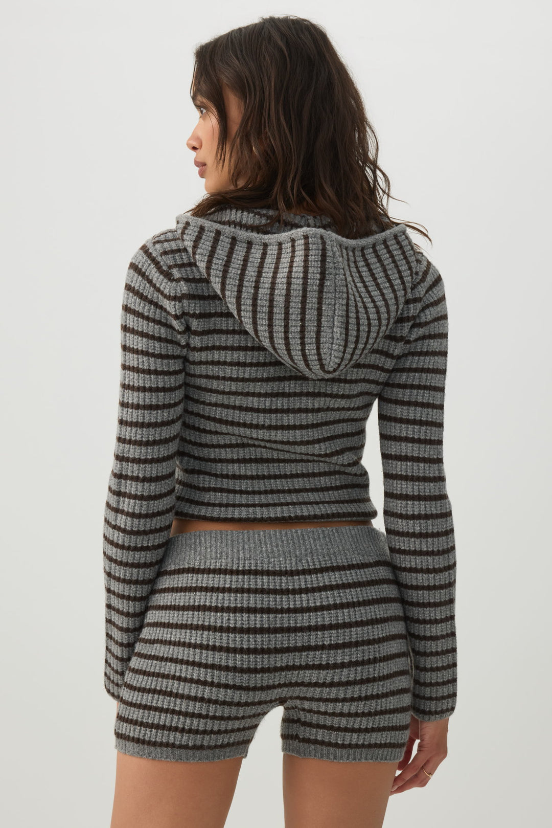 Short rayé en tricot côtelé