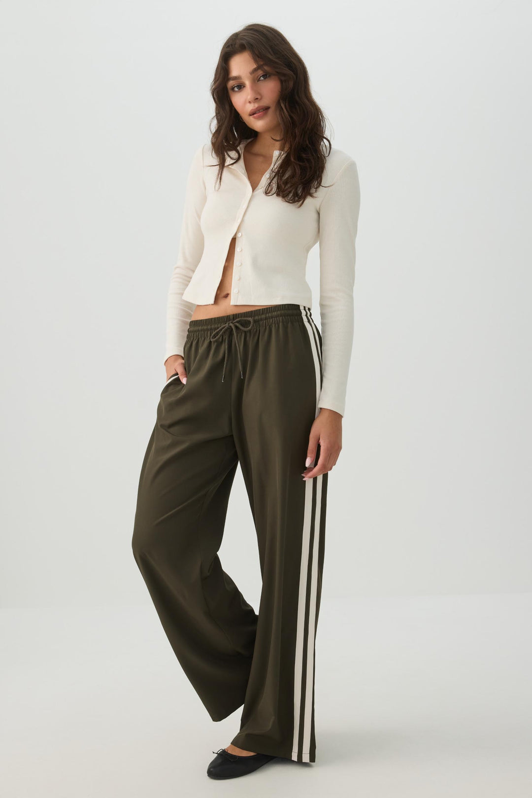 Cardigan court en tricot côtelé brossé