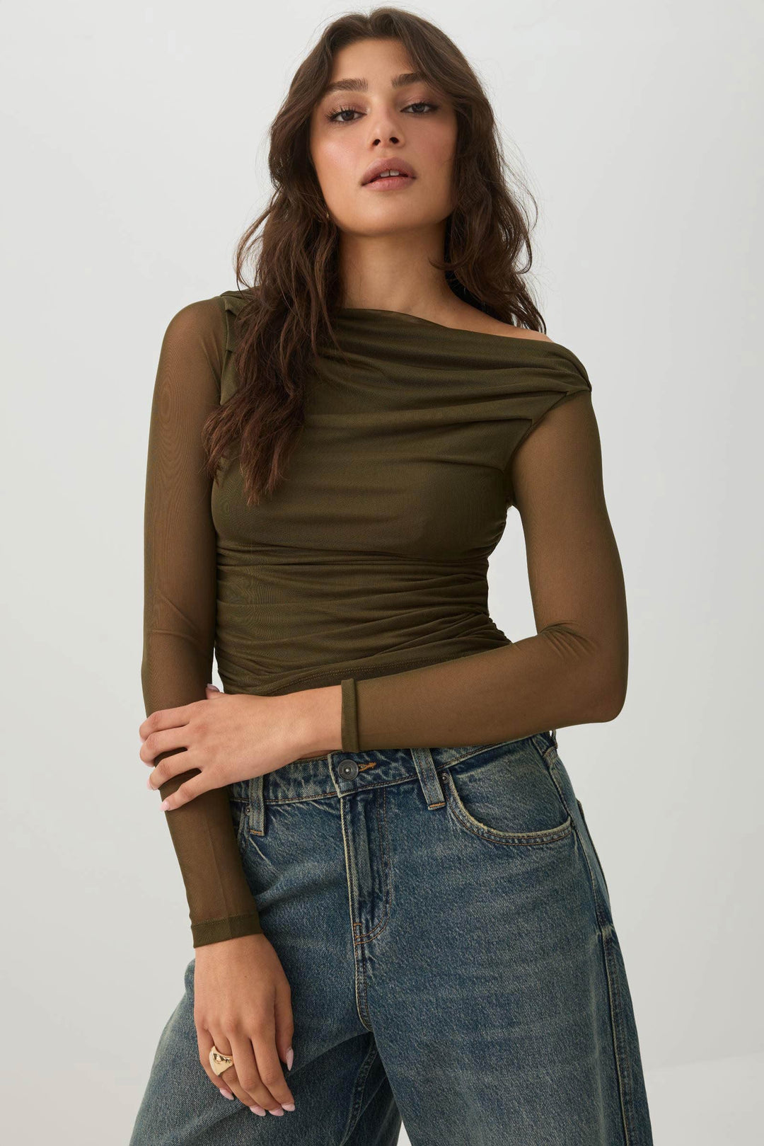 Haut court froncé en maille à manches longues