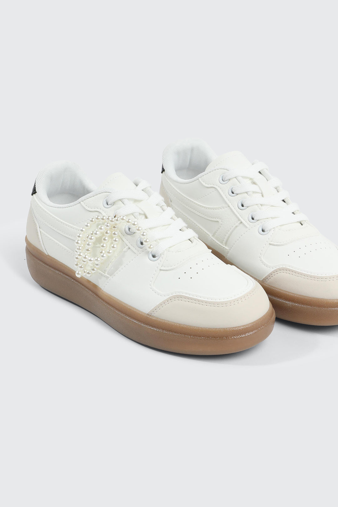 Espadrilles à détail de boucle perlée